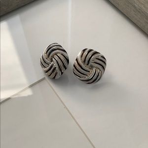 🌼2 FOR $20 Vintage Stud Earrings